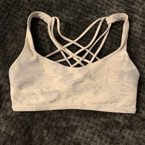 Lululemon free to be sports bra